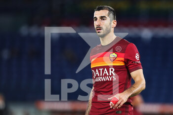 2020-10-18 - Henrikh Mkhitaryan of Roma reacts during the Italian championship Serie A football match between AS Roma and Benevento Calcio on October 18, 2020 at Stadio Olimpico in Rome, Italy - Photo Federico Proietti / DPPI - AS ROMA VS BENEVENTO CALCIO - ITALIAN SERIE A - SOCCER