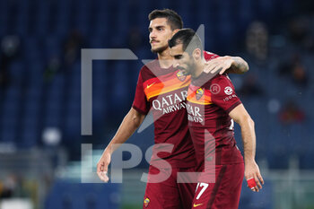 2020-10-18 - Henrikh Mkhitaryan of Roma (R) celebrates his goal with Lorenzo Pellegrini which was later annulled by VAR during the Italian championship Serie A football match between AS Roma and Benevento Calcio on October 18, 2020 at Stadio Olimpico in Rome, Italy - Photo Federico Proietti / DPPI - AS ROMA VS BENEVENTO CALCIO - ITALIAN SERIE A - SOCCER