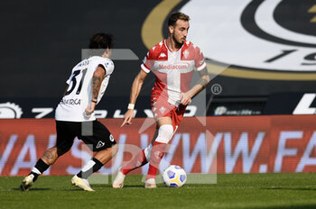 2020-10-18 - Gaetano Castrovilli of ACF Fiorentina in action against Daniele Verde of AC Spezia - SPEZIA VS FIORENTINA - ITALIAN SERIE A - SOCCER