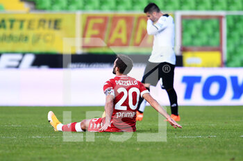 2020-10-18 - German Pezzella of ACF Fiorentina replaced after an injury - SPEZIA VS FIORENTINA - ITALIAN SERIE A - SOCCER