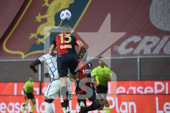 2020-10-24 - Romelu Lukaku (Inter), Mattia Bani (Genoa) - GENOA VS INTER - ITALIAN SERIE A - SOCCER
