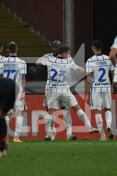 2020-10-24 - Nicolò Barella (Inter), Romelu Lukaku (Inter) celebrates after scoring a goal - GENOA VS INTER - ITALIAN SERIE A - SOCCER