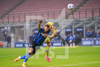 2020-10-31 - Ivan Perisic (FC Inter) and Botond Balogh (Parma Calcio) - INTER VS PARMA - ITALIAN SERIE A - SOCCER