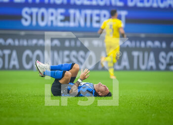 2020-10-31 - Lautaro Martínez of FC Internazionale injured during the match during the Serie A 2020/21 match between FC Internazionale vs Parma Calcio at the San Siro Stadium, Milan, Italy on October 31, 2020 - Photo Fabrizio Carabelli - INTER VS PARMA - ITALIAN SERIE A - SOCCER