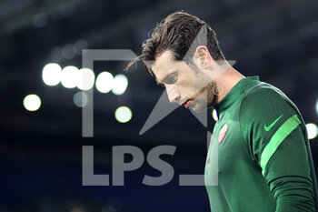 2020-11-01 - Roma goalkeeper Antonio Mirante reacts during warm up before the Italian championship Serie A football match between AS Roma and ACF Fiorentina on November 1, 2020 at Stadio Olimpico in Rome, Italy - Photo Federico Proietti / DPPI - AS ROMA AND ACF FIORENTINA - ITALIAN SERIE A - SOCCER