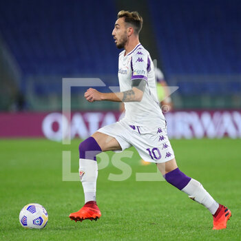 2020-11-01 - Gaetano Castrovilli of Fiorentina in action during the Italian championship Serie A football match between AS Roma and ACF Fiorentina on November 1, 2020 at Stadio Olimpico in Rome, Italy - Photo Federico Proietti / DPPI - AS ROMA AND ACF FIORENTINA - ITALIAN SERIE A - SOCCER