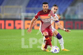 2020-11-01 - Pedro Rodriguez of Roma (L) vies for the ball with Franck Ribery (R) during the Italian championship Serie A football match between AS Roma and ACF Fiorentina on November 1, 2020 at Stadio Olimpico in Rome, Italy - Photo Federico Proietti / DPPI - AS ROMA AND ACF FIORENTINA - ITALIAN SERIE A - SOCCER