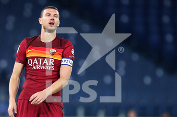 2020-11-01 - Edin Dzeko of Roma of Roma reacts during the Italian championship Serie A football match between AS Roma and ACF Fiorentina on November 1, 2020 at Stadio Olimpico in Rome, Italy - Photo Federico Proietti / DPPI - AS ROMA AND ACF FIORENTINA - ITALIAN SERIE A - SOCCER