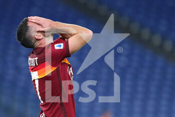 2020-11-01 - Jordan Veretout of Roma reacts during the Italian championship Serie A football match between AS Roma and ACF Fiorentina on November 1, 2020 at Stadio Olimpico in Rome, Italy - Photo Federico Proietti / DPPI - AS ROMA AND ACF FIORENTINA - ITALIAN SERIE A - SOCCER