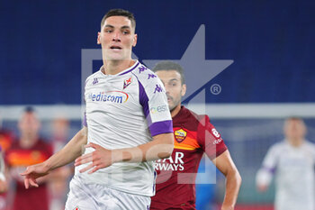 2020-11-01 - Nikola Milenkovic of Fiorentina in action during the Italian championship Serie A football match between AS Roma and ACF Fiorentina on November 1, 2020 at Stadio Olimpico in Rome, Italy - Photo Federico Proietti / DPPI - AS ROMA AND ACF FIORENTINA - ITALIAN SERIE A - SOCCER