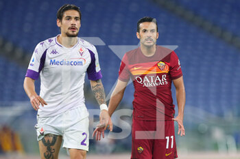 2020-11-01 - Lucas Martinez Quarta of Fiorentina (L) and Pedro Rodriguez of Roma react during the Italian championship Serie A football match between AS Roma and ACF Fiorentina on November 1, 2020 at Stadio Olimpico in Rome, Italy - Photo Federico Proietti / DPPI - AS ROMA AND ACF FIORENTINA - ITALIAN SERIE A - SOCCER