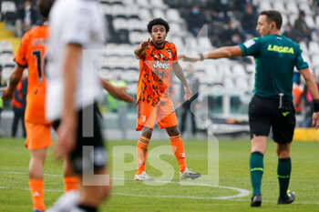 2020-11-01 - Weston Mckennie (Juventus FC) protests with the referee - SPEZIA VS JUVENTUS - ITALIAN SERIE A - SOCCER