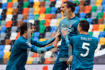 2020-11-01 - Zlatan Ibrahimovic (Milan) esulta con i compagni dopo il suo gol - UDINESE VS MILAN - ITALIAN SERIE A - SOCCER