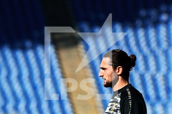 2020-11-08 - Adrien Rabiot of Juventus during warm up before the Italian championship Serie A football match between SS Lazio and Juventus FC on November 8, 2020 at Stadio Olimpico in Rome, Italy - Photo Federico Proietti / DPPI - SS LAZIO VS JUVENTUS FC - ITALIAN SERIE A - SOCCER