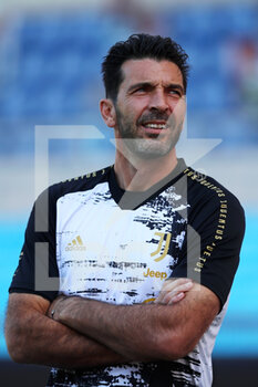 2020-11-08 - Juventus goalkeeper Gianluigi Buffon smiles during the Italian championship Serie A football match between SS Lazio and Juventus FC on November 8, 2020 at Stadio Olimpico in Rome, Italy - Photo Federico Proietti / DPPI - SS LAZIO VS JUVENTUS FC - ITALIAN SERIE A - SOCCER