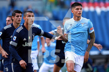 2020-11-08 - Joaquin Correa of Lazio (R) in action with Cristiano Ronaldo of Juventus (L) during the Italian championship Serie A football match between SS Lazio and Juventus FC on November 8, 2020 at Stadio Olimpico in Rome, Italy - Photo Federico Proietti / DPPI - SS LAZIO VS JUVENTUS FC - ITALIAN SERIE A - SOCCER