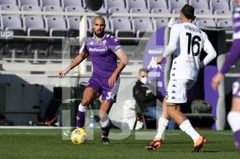 2020-11-22 - Sofyan Amrabat di ACF Fiorentina in azione - FIORENTINA VS BENEVENTO - ITALIAN SERIE A - SOCCER