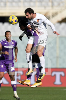 2020-11-22 - Artur Ionita del Benevento in azione contro Alfre Duncan di ACF Fiorentina - FIORENTINA VS BENEVENTO - ITALIAN SERIE A - SOCCER