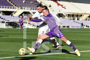 2020-11-22 - Franck Ribery di ACF Fiorentina in azione contro Gaetano Letizia del Benevento - FIORENTINA VS BENEVENTO - ITALIAN SERIE A - SOCCER