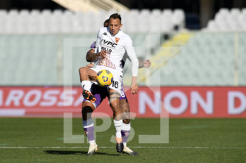 2020-11-22 - Riccardo Improta del Benevento in azione contro Igor di ACF Fiorentina - FIORENTINA VS BENEVENTO - ITALIAN SERIE A - SOCCER