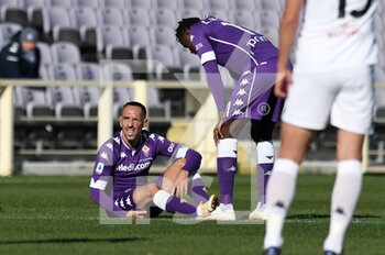 2020-11-22 - Franck Ribery di ACF Fiorentina sostituito dopo l'infortunio - FIORENTINA VS BENEVENTO - ITALIAN SERIE A - SOCCER