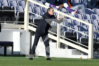 2020-11-22 - Cesare Prandelli manager of ACF Fiorentina gestures  - FIORENTINA VS BENEVENTO - ITALIAN SERIE A - SOCCER