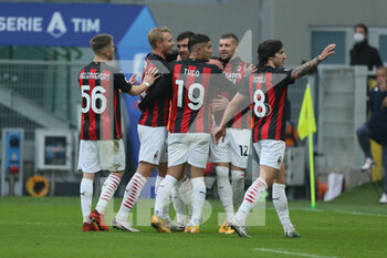 2020-11-29 - Team Milan celebrate gol during the Italian championship Serie A football match between AC Milan and AC Fiorentina on November 29, 2020 at San Siro stadium in Milan, Italy - Photo Morgese-Rossini / DPPI - AC MILAN AND ACF FIORENTINA - ITALIAN SERIE A - SOCCER