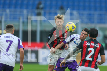 2020-11-29 - Simon Kjaer during the Italian championship Serie A football match between AC Milan and AC Fiorentina on November 29, 2020 at San Siro stadium in Milan, Italy - Photo Morgese-Rossini / DPPI - AC MILAN AND ACF FIORENTINA - ITALIAN SERIE A - SOCCER
