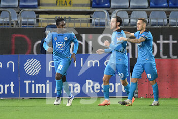 2020-11-29 - Emmanuel Gyasi dello Spezia Calcio, Esultanza dopo aver segnato Goal del 1-0 - CAGLIARI VS SPEZIA - ITALIAN SERIE A - SOCCER