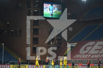 2020-11-30 - Gervinho (Parma) , ha realizzato la rete al 10 del primo tempo, gioco poi fermato con l'immaginer di Maradona - GENOA VS PARMA - ITALIAN SERIE A - SOCCER