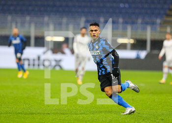 2020-12-05 - Lautaro Martínez of FC Internazionale during the Serie A 2020/21 football match between FC Internazionale vs Bologna FC at the San Siro Stadium, Milan, Italy on December 05, 2020 - Photo FCI / Fabrizio Carabelli - INTER VS BOLOGNA - ITALIAN SERIE A - SOCCER
