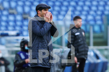 2020-12-06 - Roma head coach Paulo Fonseca gestures during the Italian championship Serie A football match between AS Roma and US Sassuolo Calcio on December 6, 2020 at Stadio Olimpico in Rome, Italy - Photo Federico Proietti / DPPI - AS ROMA VS US SASSUOLO CALCIO - ITALIAN SERIE A - SOCCER