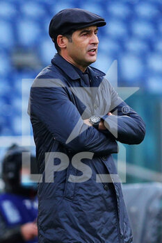 2020-12-06 - Roma head coach Paulo Fonseca reacts during the Italian championship Serie A football match between AS Roma and US Sassuolo Calcio on December 6, 2020 at Stadio Olimpico in Rome, Italy - Photo Federico Proietti / DPPI - AS ROMA VS US SASSUOLO CALCIO - ITALIAN SERIE A - SOCCER