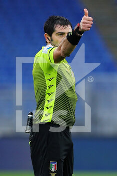 2020-12-06 - The referee Fabio Maresca gestures during the Italian championship Serie A football match between AS Roma and US Sassuolo Calcio on December 6, 2020 at Stadio Olimpico in Rome, Italy - Photo Federico Proietti / DPPI - AS ROMA VS US SASSUOLO CALCIO - ITALIAN SERIE A - SOCCER