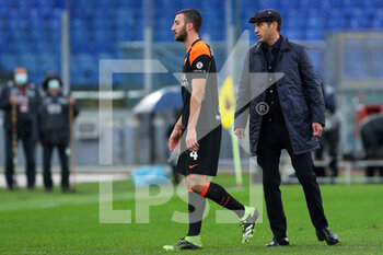 2020-12-06 - Roma head coach Paulo Fonseca reacts against the referee Fabio Maresca who shows his the red card during the Italian championship Serie A football match between AS Roma and US Sassuolo Calcio on December 6, 2020 at Stadio Olimpico in Rome, Italy - Photo Federico Proietti / DPPI - AS ROMA VS US SASSUOLO CALCIO - ITALIAN SERIE A - SOCCER