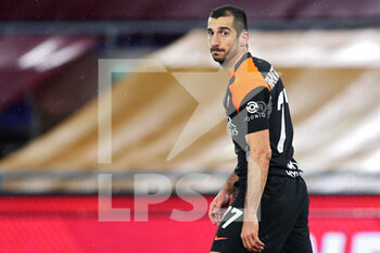 2020-12-06 - Henrikh Mkhitaryan of Roma reacts during the Italian championship Serie A football match between AS Roma and US Sassuolo Calcio on December 6, 2020 at Stadio Olimpico in Rome, Italy - Photo Federico Proietti / DPPI - AS ROMA VS US SASSUOLO CALCIO - ITALIAN SERIE A - SOCCER