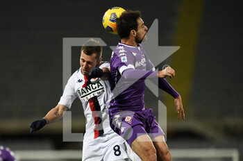 2020-12-07 - Giacomo Bonaventura (ACF Fiorentina) in azione contrastato da Lukas Lerager (Genoa CFC) - FIORENTINA VS GENOA - ITALIAN SERIE A - SOCCER