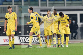 2020-12-12 - ROME, ITALY - December 12 : Federico Di Marco (3) of Hellas Verona celebrates with his team mates after scores the opening goal during soccer match between SS Lazio and Hellas Verona at Stadio Olimpico on December 12,2020  - SS LAZIO VS HELLAS VERONA - ITALIAN SERIE A - SOCCER