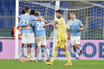 2020-12-12 - ROME, ITALY - December 12 : Felipe Caicedo of SS Lazio celebrates with his team mates after scores the goal during  soccer match between SS Lazio and Hellas Verona at Stadio Olimpico on December 12,2020 in Rome Italy  - SS LAZIO VS HELLAS VERONA - ITALIAN SERIE A - SOCCER