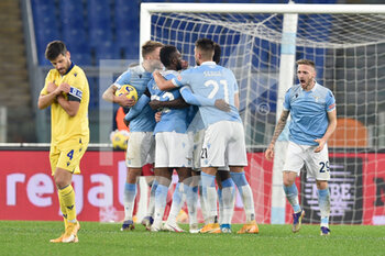 2020-12-12 - ROME, ITALY - December 12 : Felipe Caicedo of SS Lazio celebrates with his team mates after scores the goal during  soccer match between SS Lazio and Hellas Verona at Stadio Olimpico on December 12,2020 in Rome Italy  - SS LAZIO VS HELLAS VERONA - ITALIAN SERIE A - SOCCER