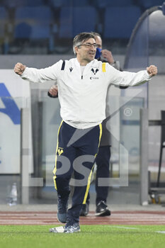 2020-12-12 - ROME, ITALY - December 12 : Ivan Juric Hellas Verona Celebrate after the winning during Italian Serie A soccer match between SS Lazio and Hellas Verona at Stadio Olimpico on December 12,2020 in Rome Italy  - SS LAZIO VS HELLAS VERONA - ITALIAN SERIE A - SOCCER