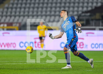 2020-12-12 - Juan Musso of Udinese Calcio during the Serie A 2020/21 football match between Torino FC vs Udinese Calcio at the Stadio Olimpico Grande Torino, Turin, Italy on December 12, 2020 - Photo FCI / Fabrizio Carabelli - TORINO VS UDINESE - ITALIAN SERIE A - SOCCER