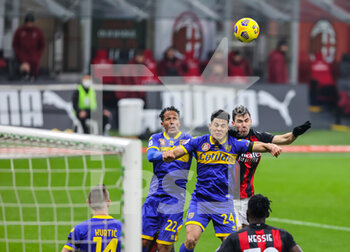 2020-12-13 - Alessio Romagnoli of AC Milan fights for the ball against Yordan Osorio of Parma Calcio and Bruno Alves of Parma Calcio during the Serie A 2020/21 football match between AC Milan vs Parma Calcio at the San Siro Stadium, Milan, Italy on December 13, 2020 - Photo FCI / Fabrizio Carabelli - AC MILAN VS PARMA CALCIO 1913 - ITALIAN SERIE A - SOCCER