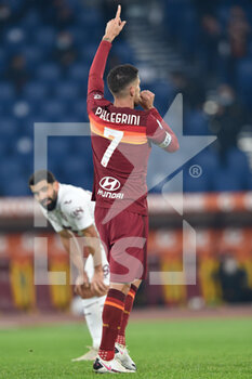 2020-12-17 -  ROME, ITALY - December 17 : Lorenzo Pellegrini (7 ) of AS Roma celebrates after scoring a goal during Italian Serie A soccer match between AS Roma and Torino FC at Stadio Olimpico on December 17,2020 in Rome Italy - ROMA VS TORINO - ITALIAN SERIE A - SOCCER