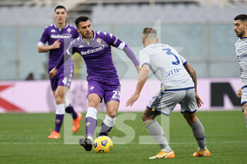 2020-12-19 - Lorenzo Venuti (ACF Fiorentina) in azione contrastato da Federico de Marco (Hellas Verona) - FIORENTINA VS HELLAS VERONA - ITALIAN SERIE A - SOCCER