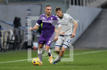 2020-12-19 - Franck Ribery (ACF Fiorentina) in azione contrastato da Dawidowicz (Hellas Verona) - FIORENTINA VS HELLAS VERONA - ITALIAN SERIE A - SOCCER