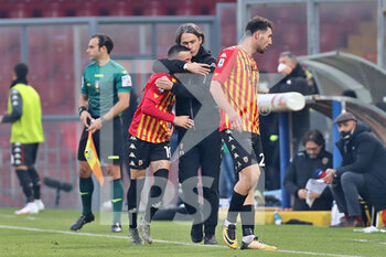 2020-12-20 - Roberto Insigne (Benevento Calcio) and Coach Filippo Inzaghi (Benevento Calcio) celebrates after scoring a goal - BENEVENTO VS GENOA - ITALIAN SERIE A - SOCCER