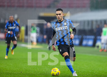 2020-12-20 - Lautaro Martínez of FC Internazionale in action during the Serie A 2020/21 football match between FC Internazionale vs Spezia Calcio at the San Siro Stadium, Milan, Italy on December 20, 2020 - Photo FCI / Fabrizio Carabelli - INTER VS SPEZIA - ITALIAN SERIE A - SOCCER