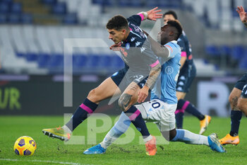 2020-12-20 - Giovanni Di Lorenzo of Napoli (L) fights for the ball with Felipe Caicedo of Lazio (R) during the Italian championship Serie A football match between SS Lazio and SSC Napoli on December 20, 2020 at Stadio Olimpico in Rome, Italy - Photo Federico Proietti / DPPI - SS LAZIO VS SSC NAPOLI - ITALIAN SERIE A - SOCCER