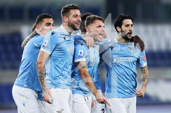 2020-12-20 - Ciro Immobile of Lazio celebrates with his teammates after scoring 1-0 goal during the Italian championship Serie A football match between SS Lazio and SSC Napoli on December 20, 2020 at Stadio Olimpico in Rome, Italy - Photo Federico Proietti / DPPI - SS LAZIO VS SSC NAPOLI - ITALIAN SERIE A - SOCCER